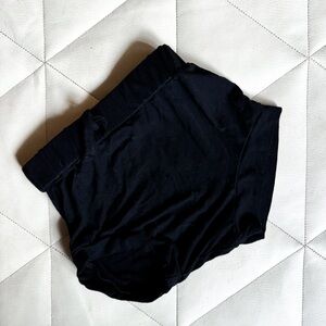 Kate Quinn • Bloomer